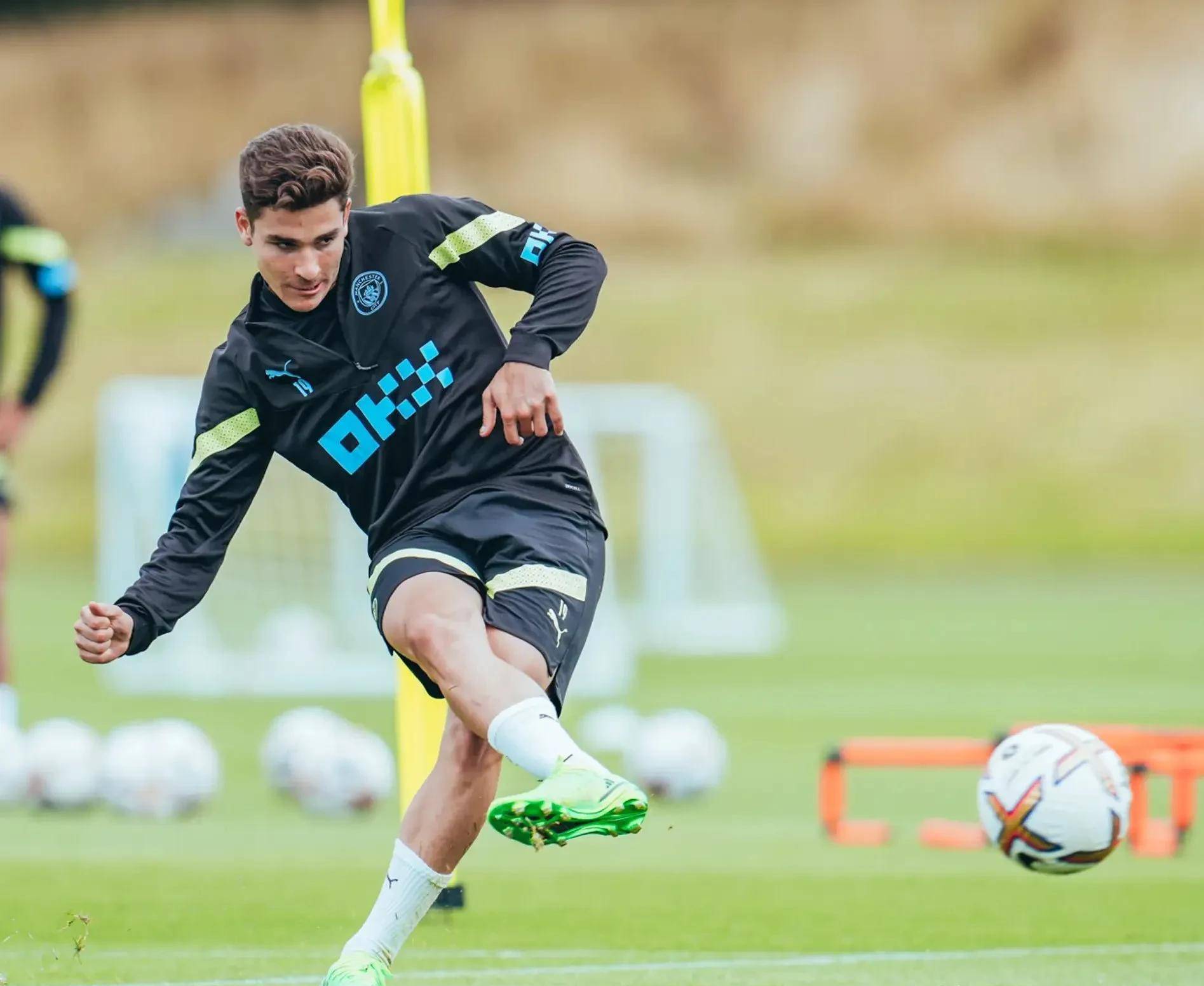 电竞竞猜-关于达拉斯独行侠训练开放日，赛前临场应变引欢呼，社区盾在即，年轻球员得到机会的信息